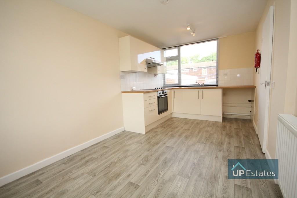 Kingswood Road, Nuneaton 3 bed end of terrace house £750 pcm (£173 pw)