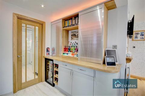6 Beech Close, Hartshill, Nuneaton, CV10 0XJ