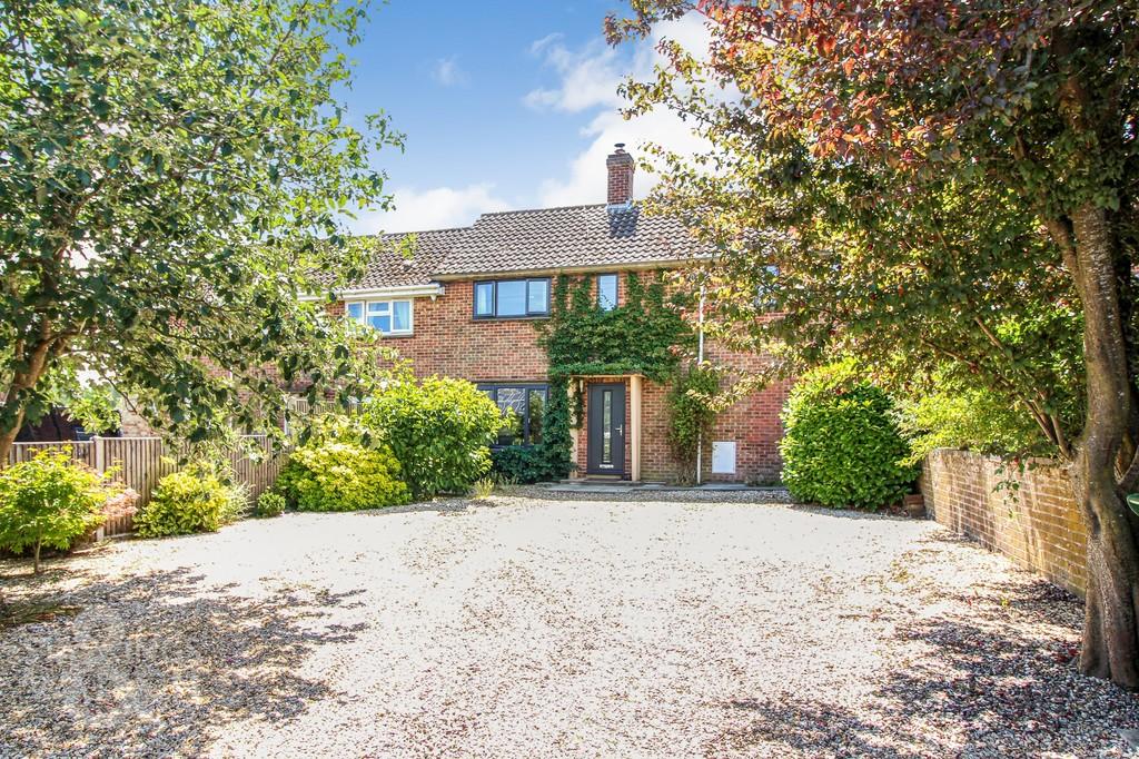 Hockering Lane, Bawburgh, Norwich 3 bed terraced house for sale £300,000