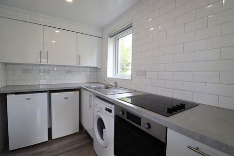 Studio to rent, Redcraig Road, East Calder