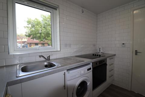 Studio to rent, Redcraig Road, East Calder