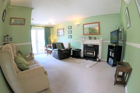 19 Crane Close, Warwick, CV34 5HA