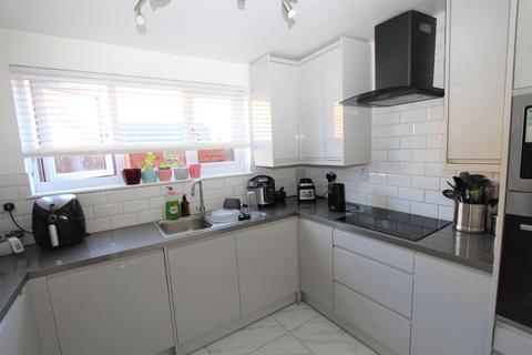 27 Wolsley Close, Crayford, Dartford, DA1 4BB