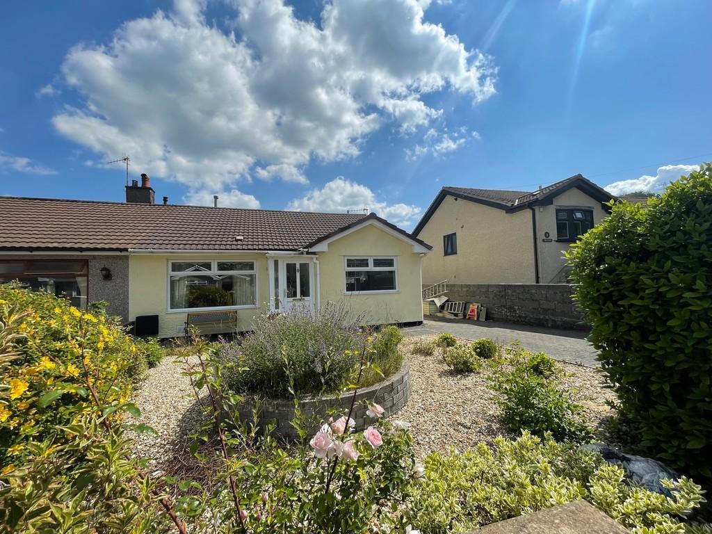 Meadow Close, Mountain Ash 2 bed semidetached bungalow £230,000