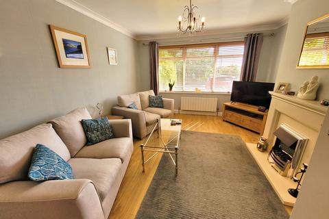74 Rockfields, Porthcawl, CF36 3NT