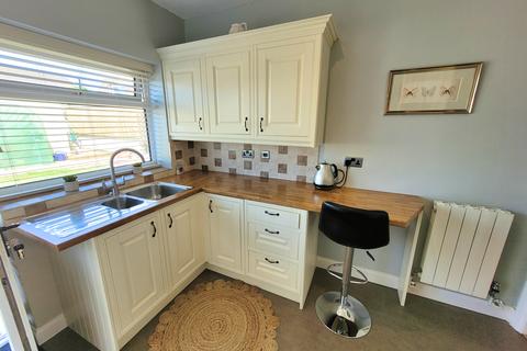 74 Rockfields, Porthcawl, CF36 3NT