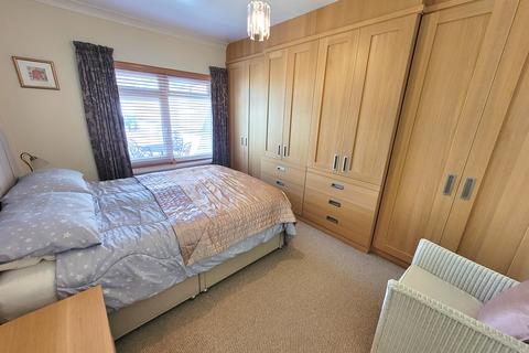74 Rockfields, Porthcawl, CF36 3NT