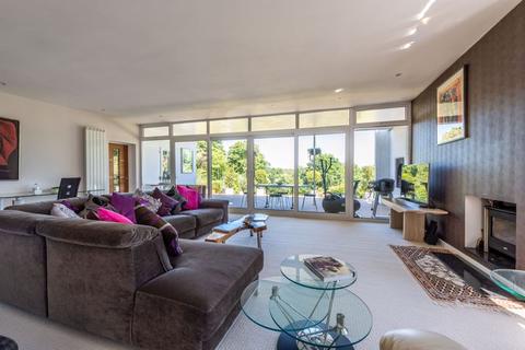 The Beeches Guildford Road, Effingham, Leatherhead, KT24 5QL
