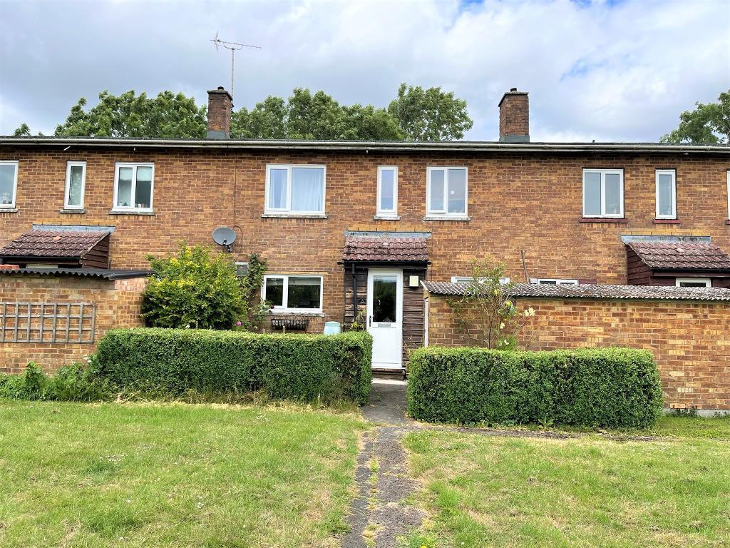 Langton Park, Wroughton, Swindon... 2 bed terraced house £975 pcm (£