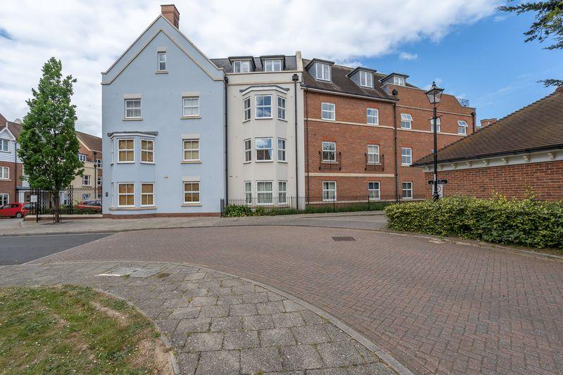St. Agnes Place, Chichester 2 bed apartment for sale £315,000