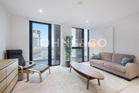 2 bedroom apartment to rent, Cutter House, Royal Wharf, London, E16
