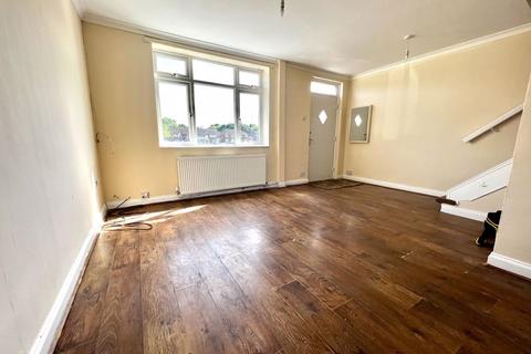28 Callan Grove, South Ockendon, RM15 5PN