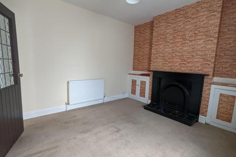 2 bedroom terraced house to rent, Cross Street, Kettering, NN16