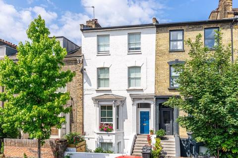 Flat B, 61 Cricketfield Road, London, E5 8NR