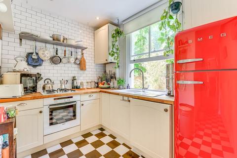 Flat B, 61 Cricketfield Road, London, E5 8NR