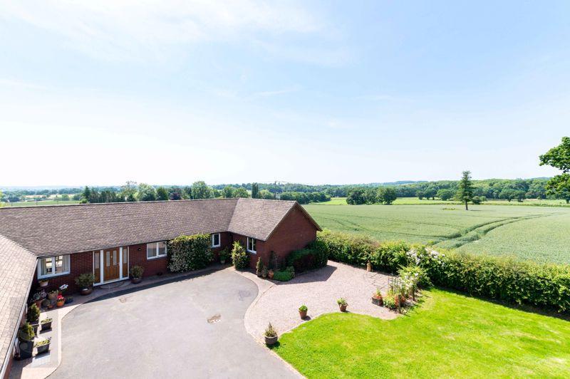 Edwyn Ralph, Bromyard, HR7 4NF 4 bed bungalow £1,750 pcm (£404 pw)