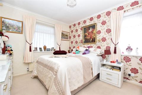 2 bedroom bungalow for sale, Woodkirk Avenue, Tingley, Wakefield, West Yorkshire