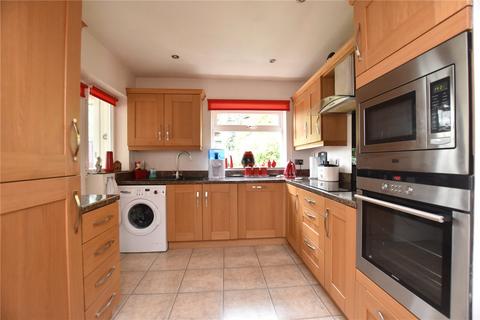 2 bedroom bungalow for sale, Woodkirk Avenue, Tingley, Wakefield, West Yorkshire