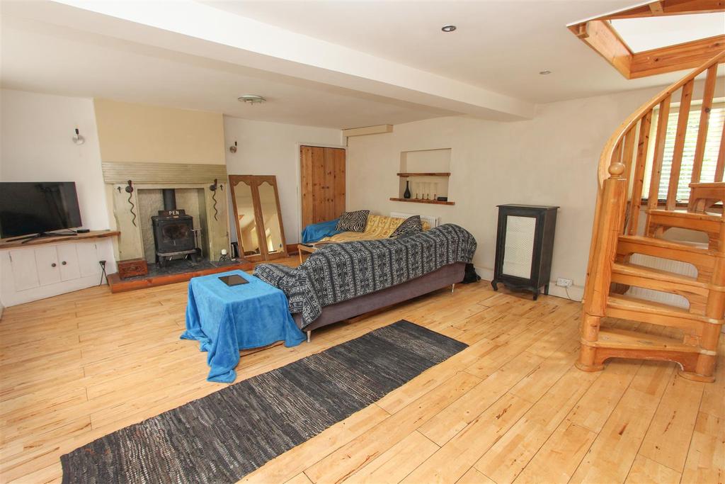 Keynsham, Bristol 2 bed house £450,000