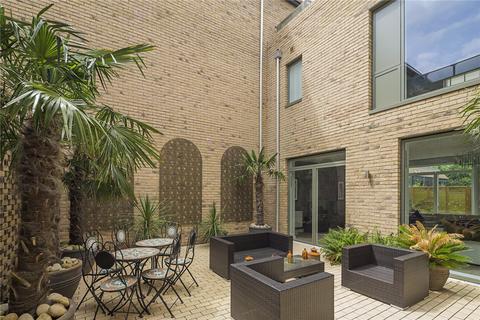 5 bedroom terraced house to rent, Hobson Road, Trumpington, Cambridge, CB2