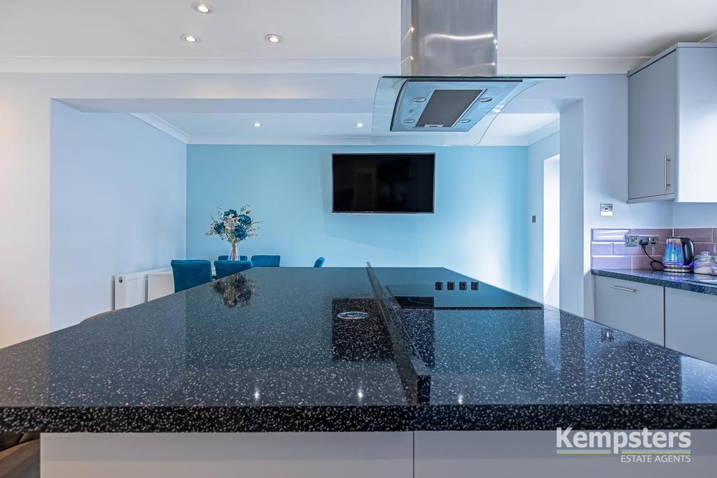 Kitchen 4.jpg