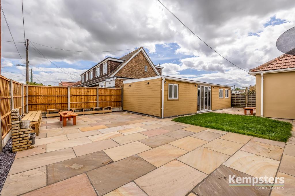 Rear Garden 1.jpg