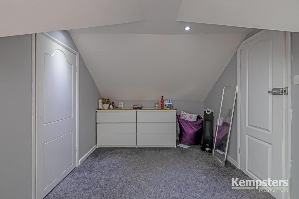Loft Room 1 2nd.jpg