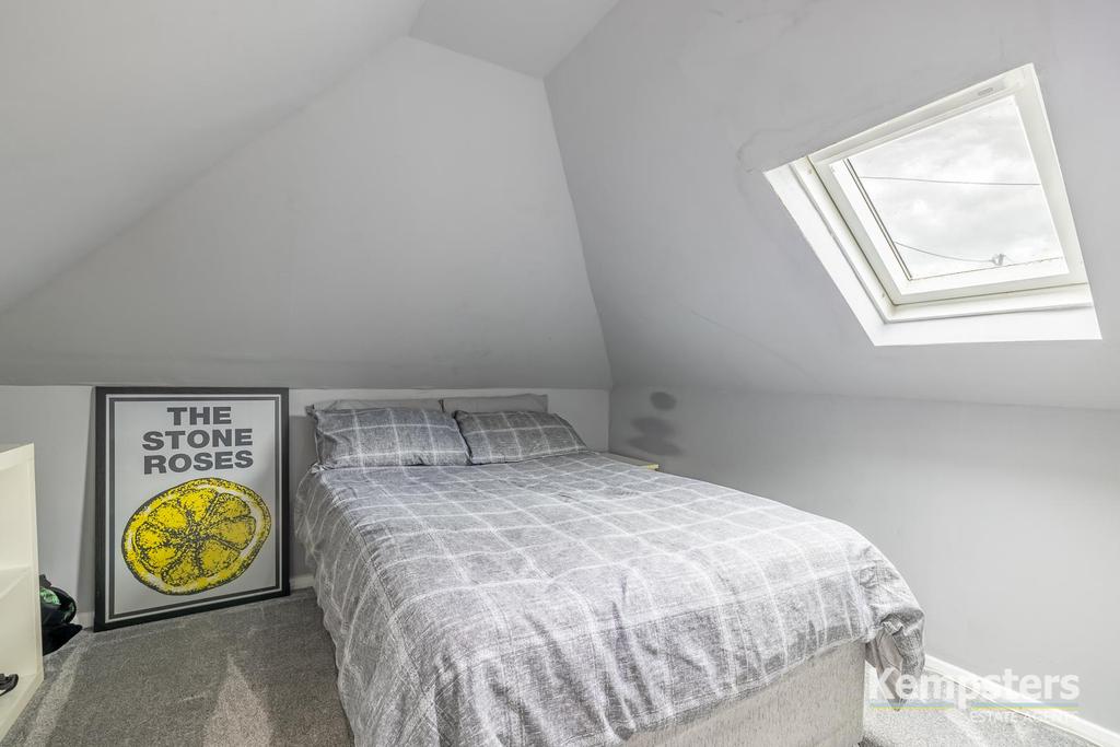 Loft Room 2.jpg