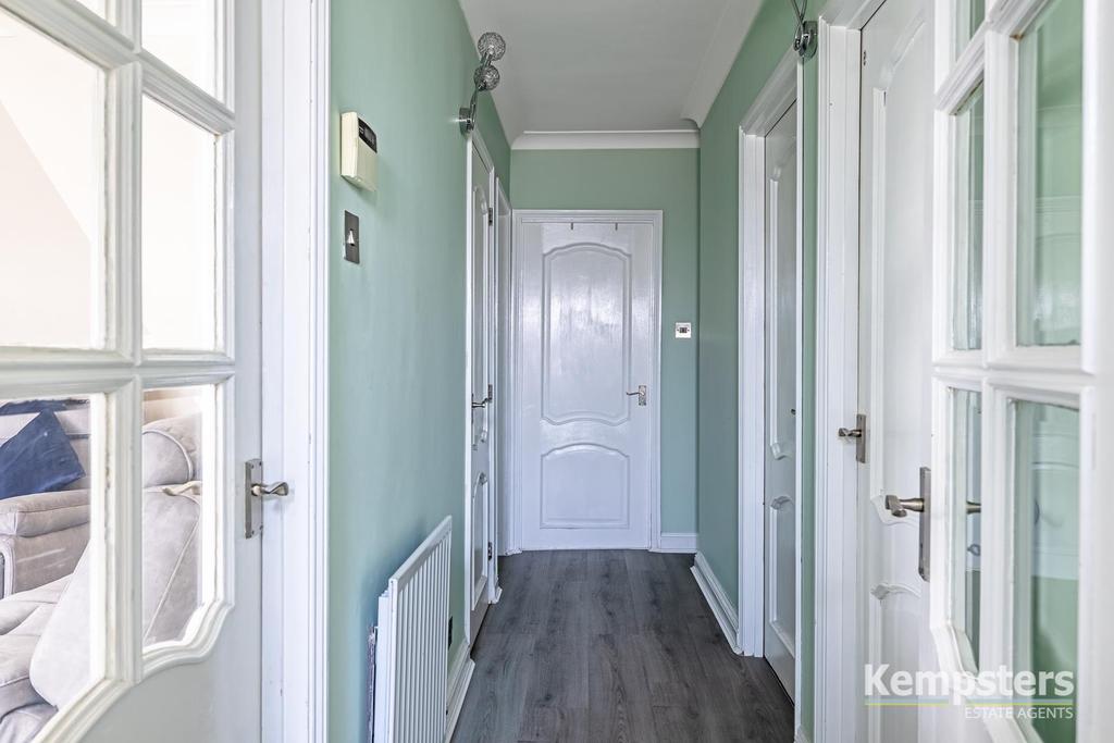 Hallway 1.jpg