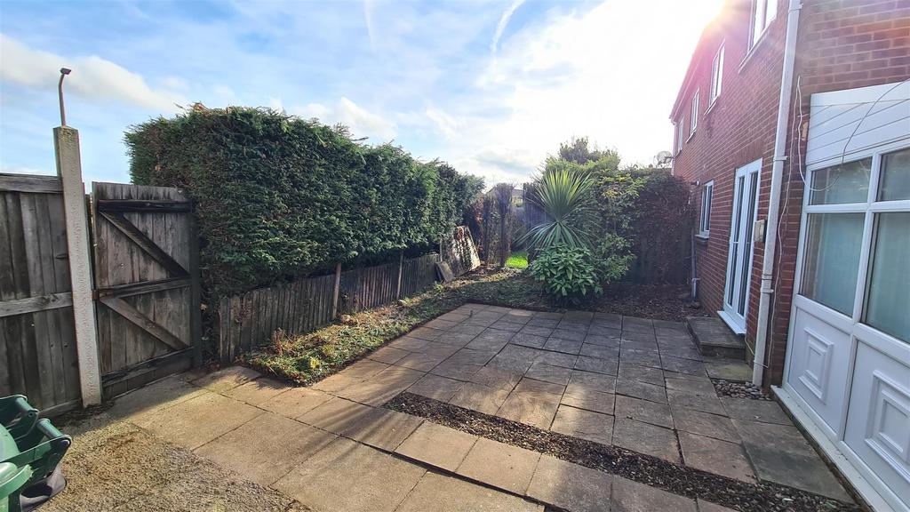 9 armstrong walk, new rear.jpg