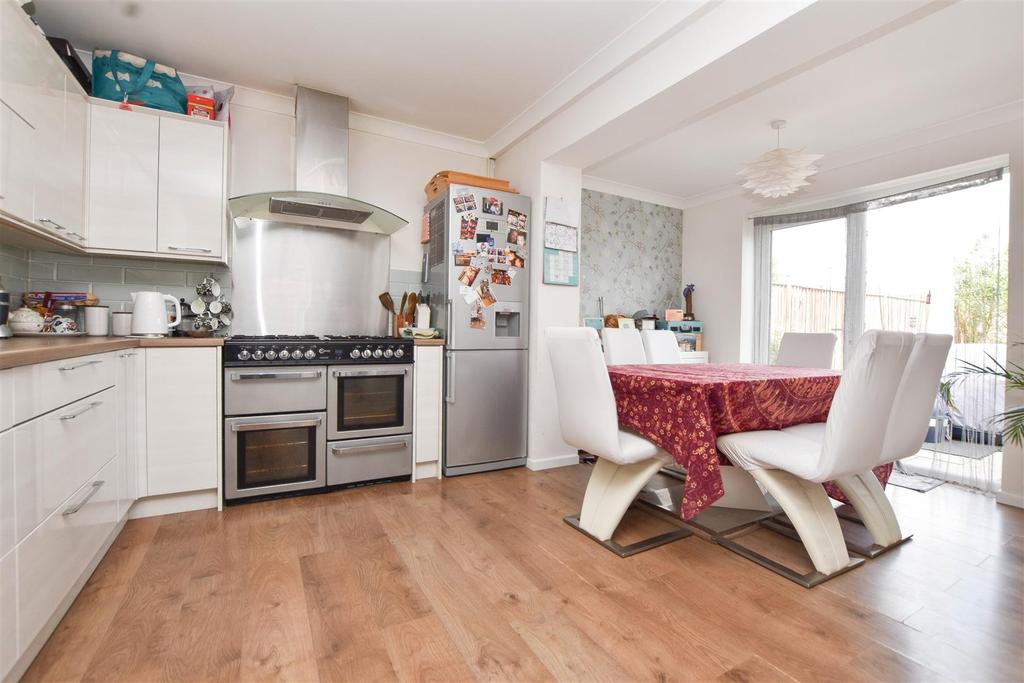 Brodrick Road, Eastbourne 3 bed end of terrace house £310,000