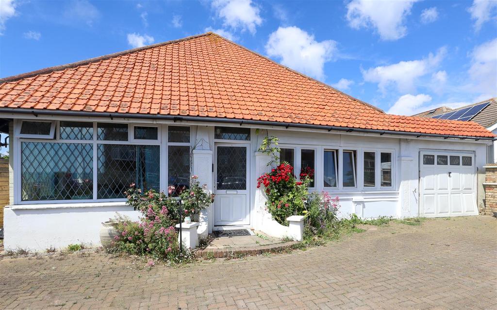Harley Shute Road, St. LeonardsOnSea 3 bed detached bungalow £575,000