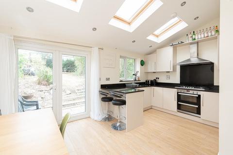 11 Dirdene Gardens, Epsom, KT17 4AT
