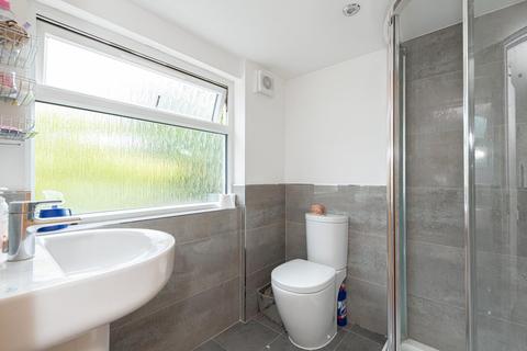 11 Dirdene Gardens, Epsom, KT17 4AT