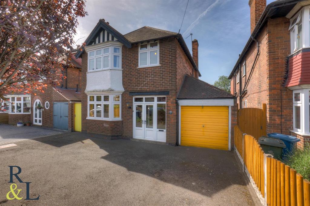 Davies Road, West Bridgford 4 bed detached house £550,000
