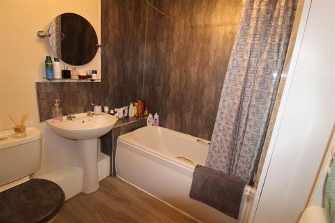 28 Hazel Pear Close, Horwich, Bolton, BL6 5GS