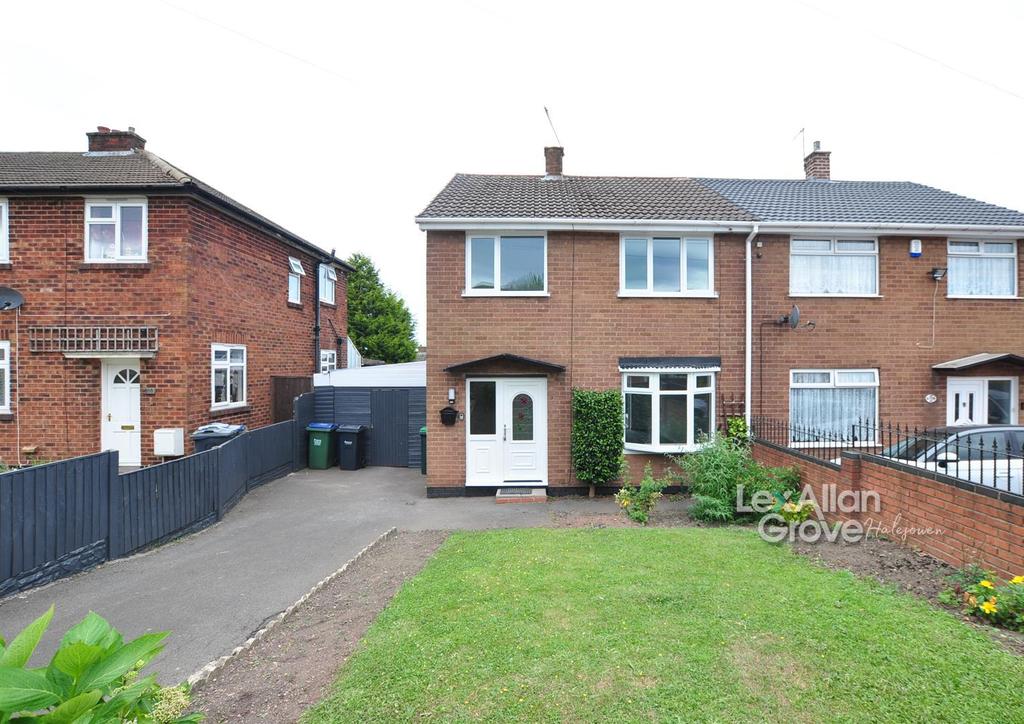 Throne Road, Rowley Regis 3 bed semidetached house for sale £240,000