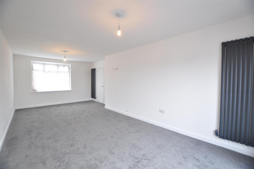 Throne Road, Rowley Regis 3 bed semidetached house for sale £240,000