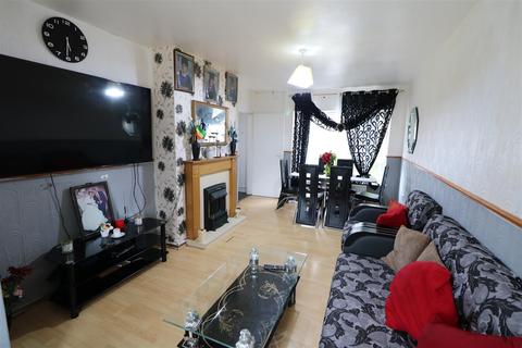 3 bedroom semi-detached house for sale - Beverley Drive, Bentilee, Stoke-On-Trent