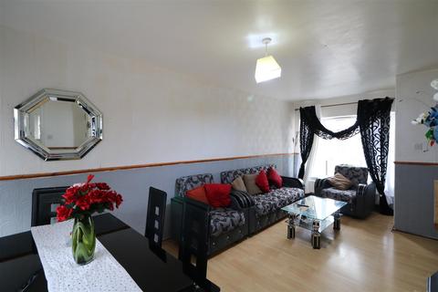 3 bedroom semi-detached house for sale - Beverley Drive, Bentilee, Stoke-On-Trent