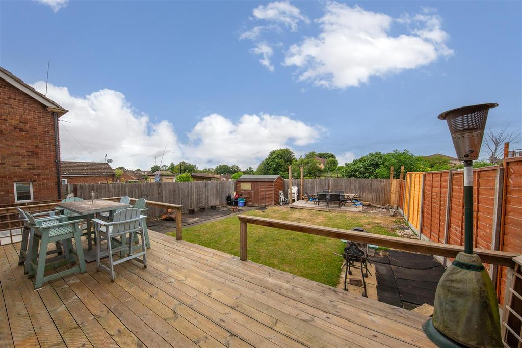 Maidenbower Avenue, Dunstable... 3 bed semidetached house £360,000