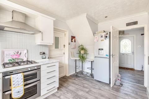 68 Ainsty Crescent, Wetherby, LS22 7QR