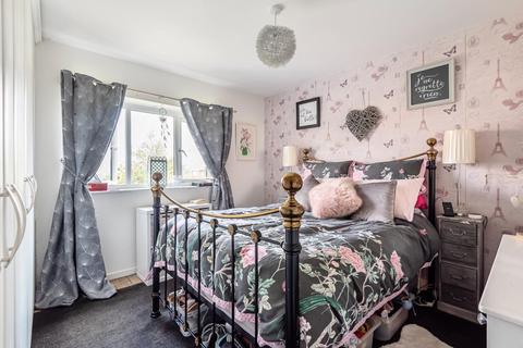 68 Ainsty Crescent, Wetherby, LS22 7QR