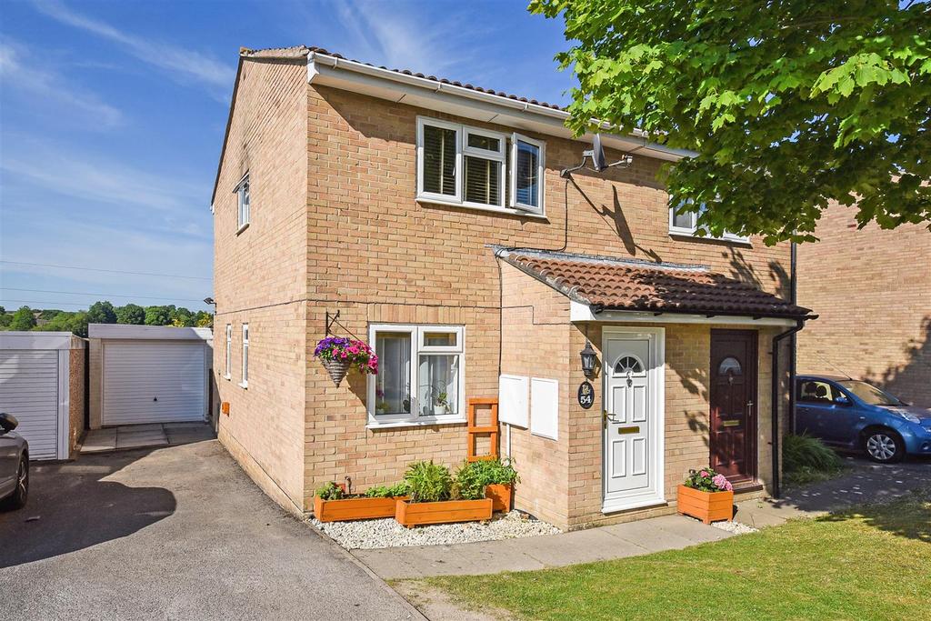 Ward Close, Andover 2 bed semidetached house £275,000