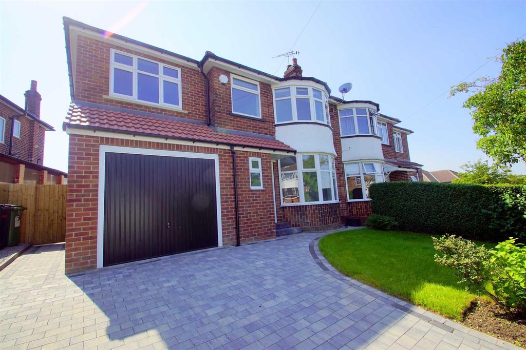 Knightsway, Leeds 4 bed semidetached house £1,300 pcm (£300 pw)