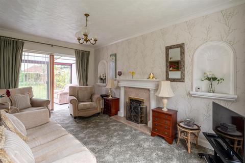 2 bedroom bungalow for sale - Millfield Lane, Nether Poppleton, York, YO26 6NE