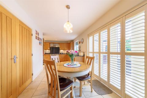4 Wootton Forge, Gretton, Corby, NN17 3EY