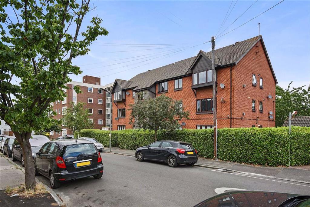 Melvin Road, Penge, London 1 bed flat for sale £265,000
