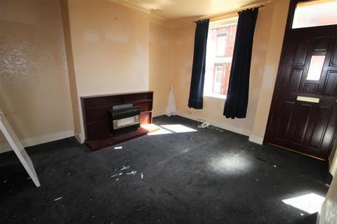 3 bedroom terraced house for sale - Nansen View, Bramley, Leeds