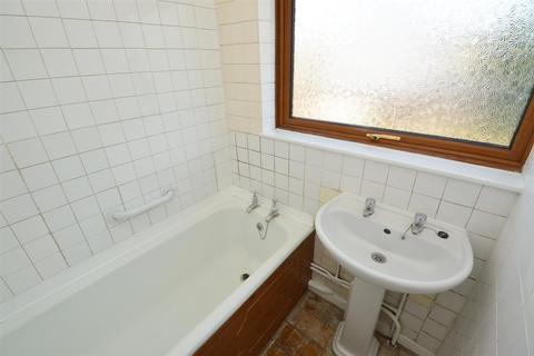 120 Ambleside Drive, Leicester, LE2 9FB